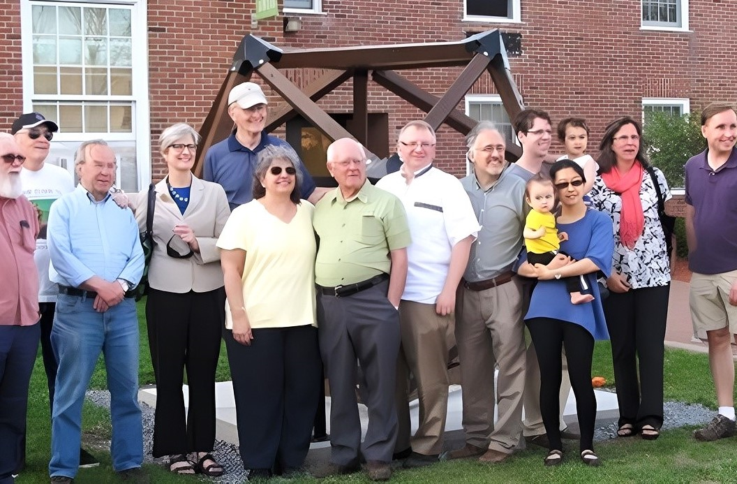 Math Faculty and Emeriti accepting the donation